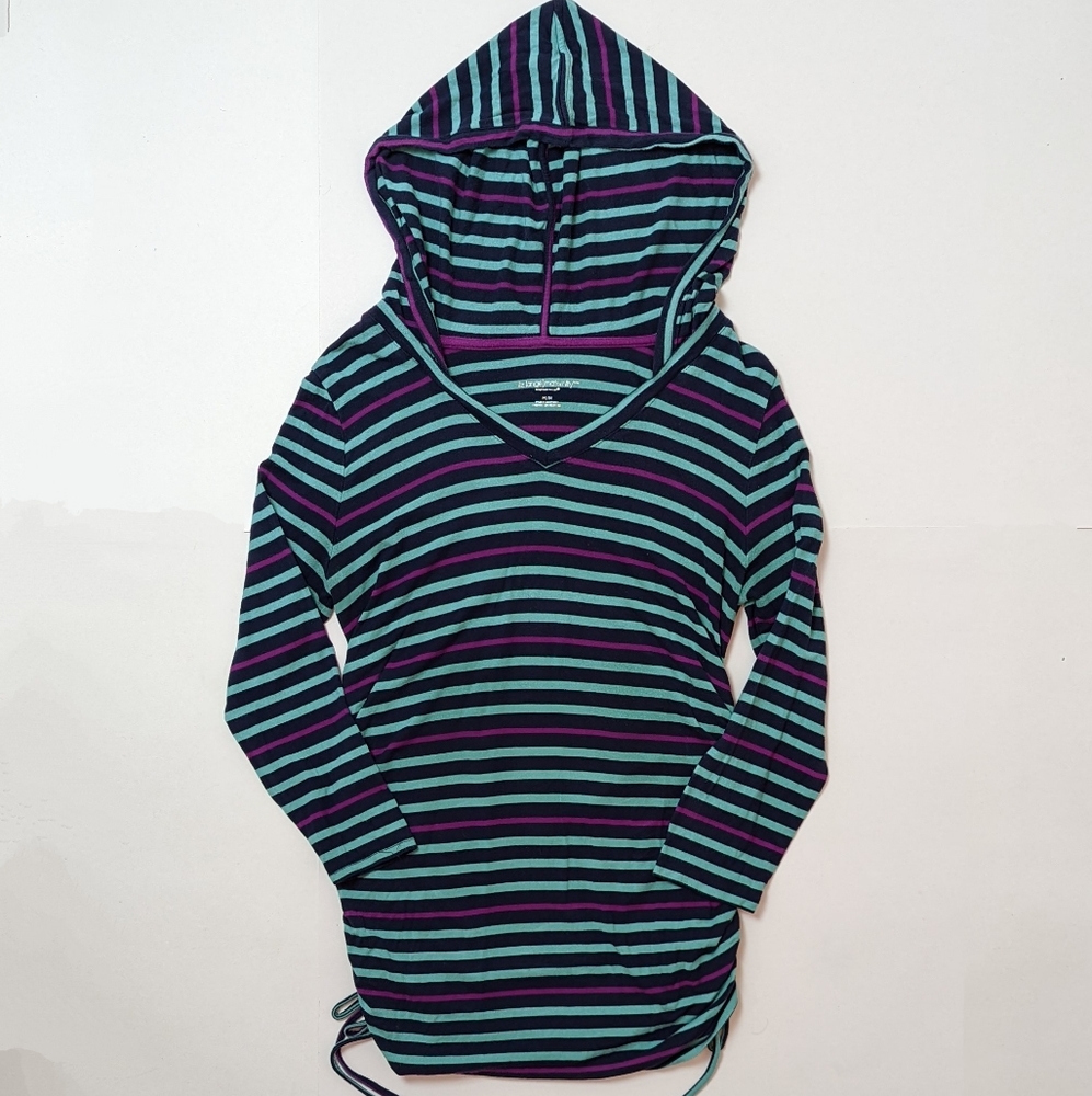 Liz Lange maternity top